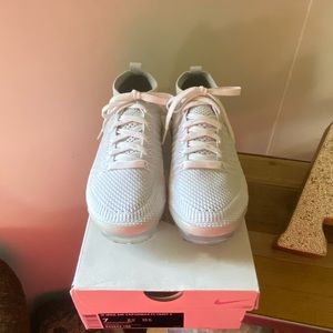 Nike women’s vapormav flyknit 2 size 7